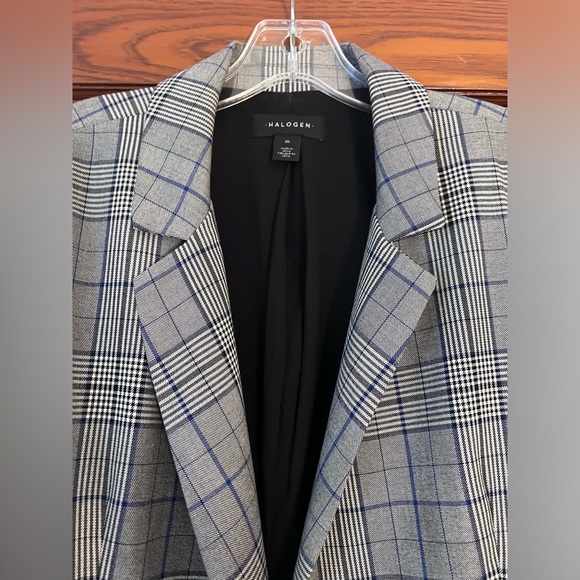 Great oversized blazer goes with everything! - Picture 2 of 3